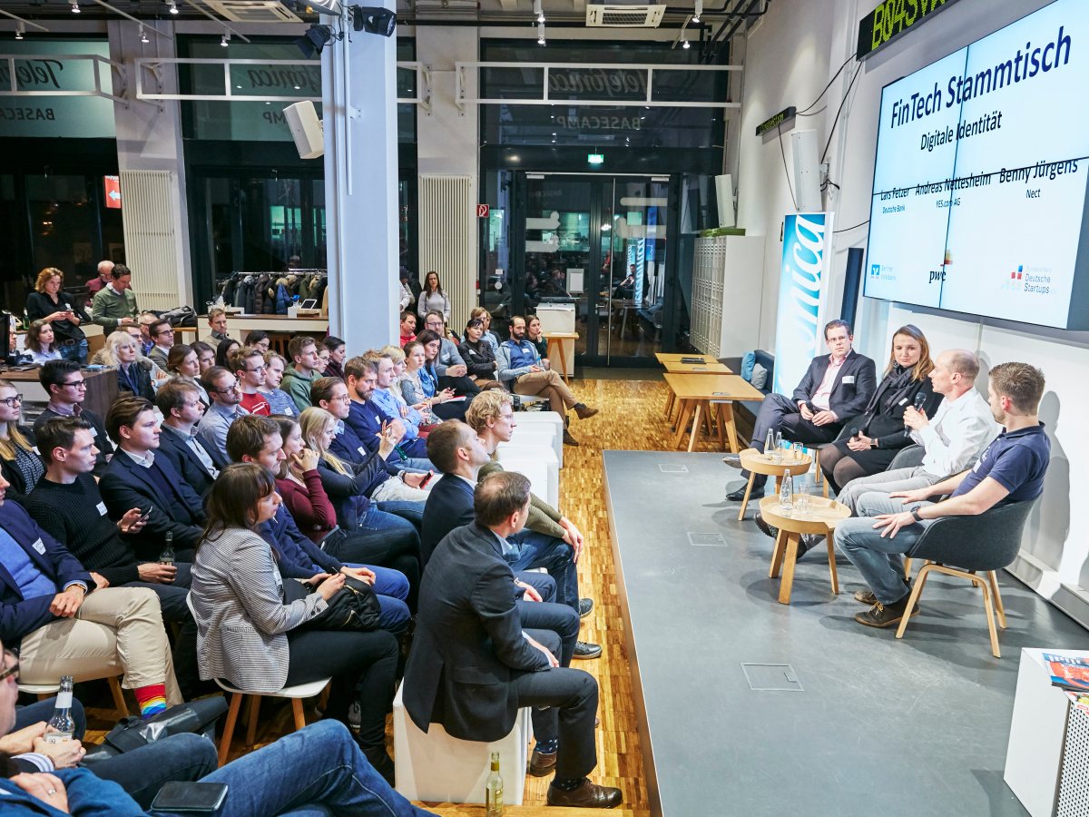 Die Bilder des Abends „Behördengang, Benz und Bankkonto: Digitale Identität (nicht nur) für Finanzdienstleistungen“